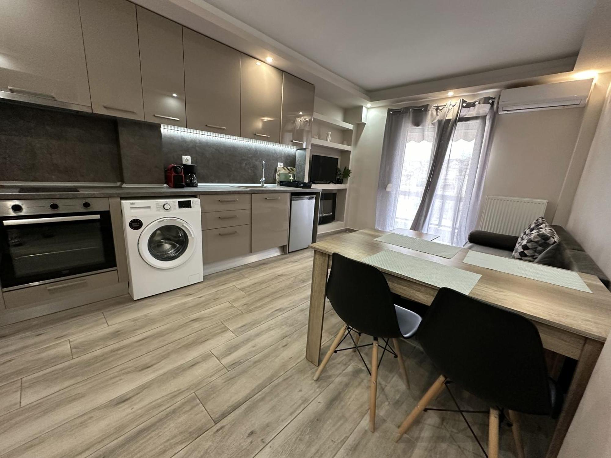 Minimalist Apartments W/ View Thessaloniki Exterior photo